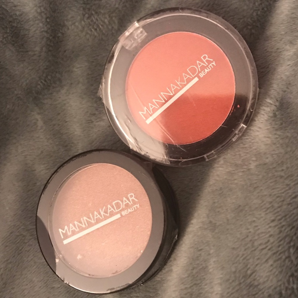 BNWT Mannakadar Beauty Eye Shadow and Blush